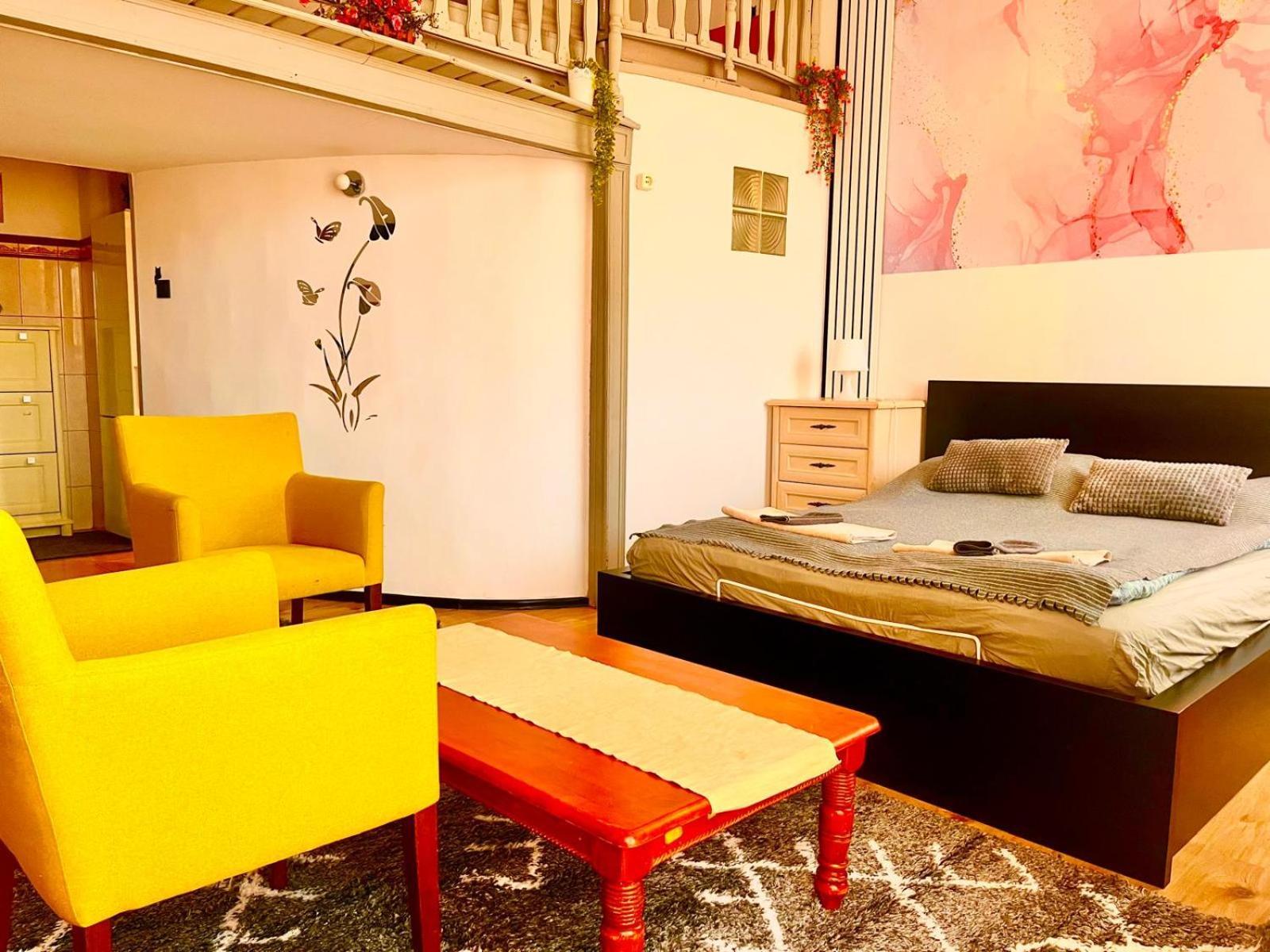 Kalvaria With Balcony, Free Parking And Ac Budapest Exterior photo
