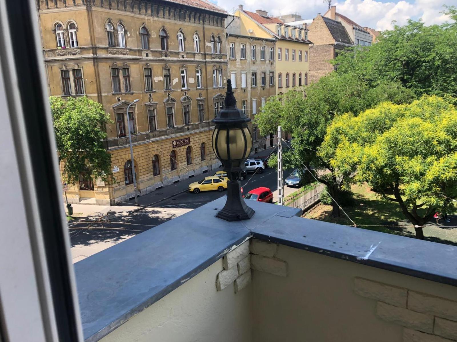 Kalvaria With Balcony, Free Parking And Ac Budapest Exterior photo